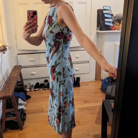 Tessuto - Blue and Red Floral Midi Dress - Picture 5 of 6